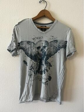 UMM Underground Music Movement Skull Graphic V-Neck S